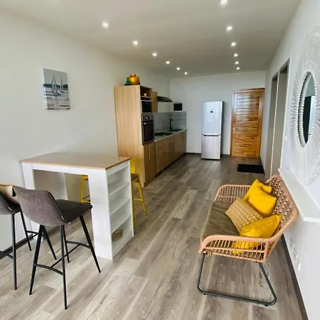 Cozy Seaview Penthouse Apartment Flic en Flac Exterior photo