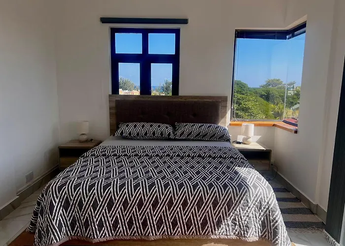 Cozy Seaview Penthouse