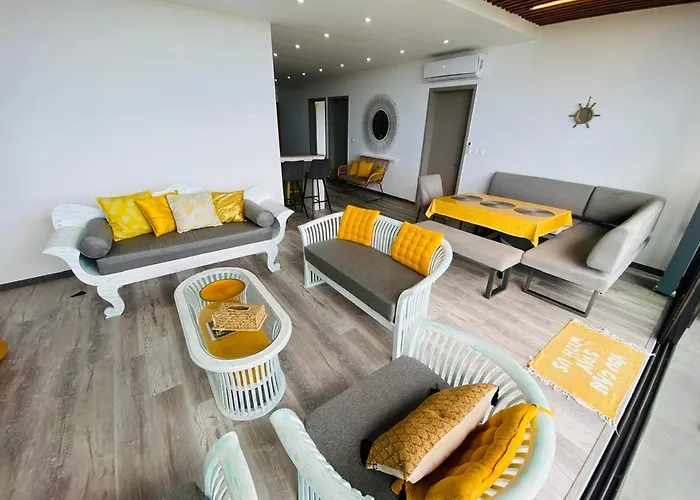 Cozy Seaview Penthouse