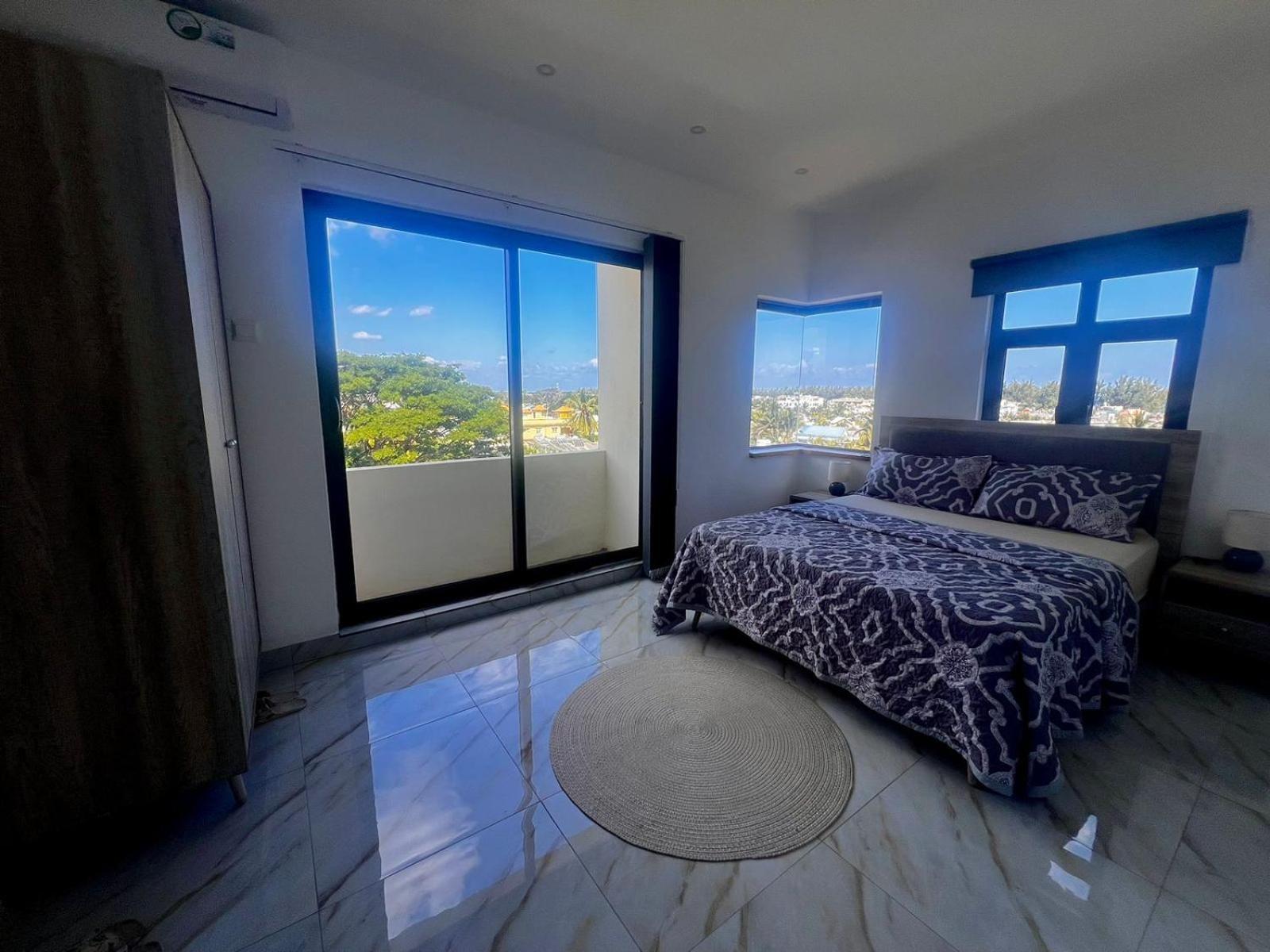 Cozy Seaview Penthouse Apartment